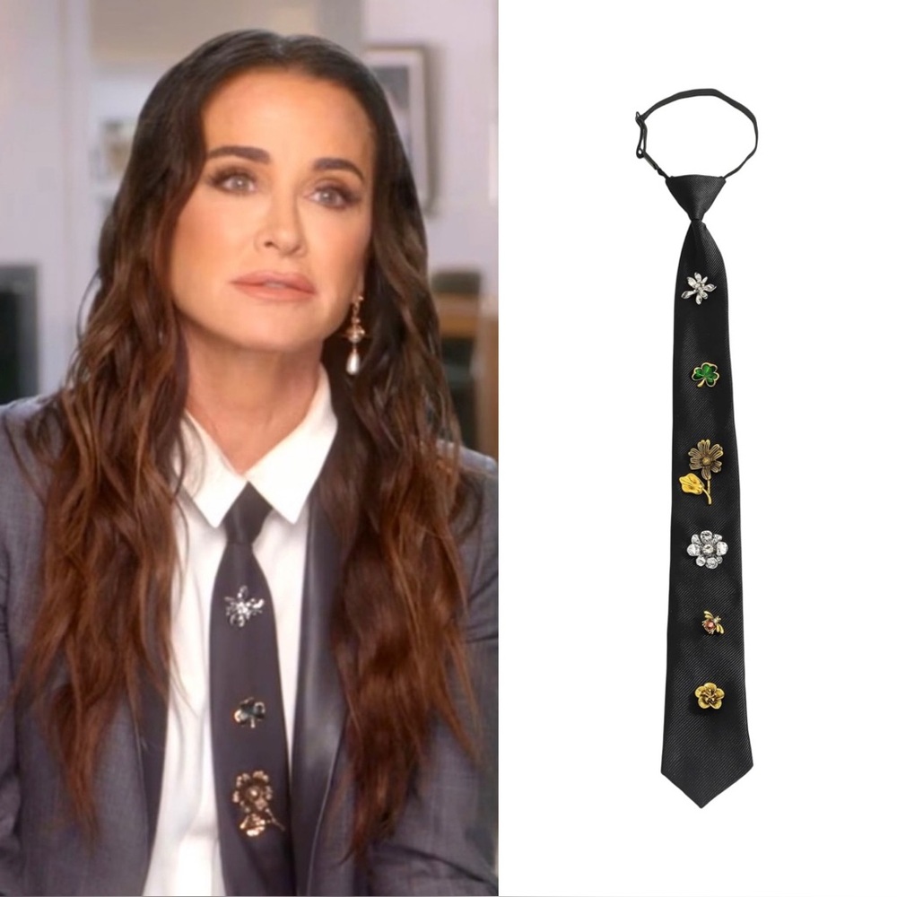 BUTTERFLY FLORAL CHARM TIE